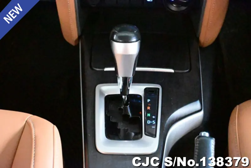 Toyota Fortuner in Gray for Sale Image 9