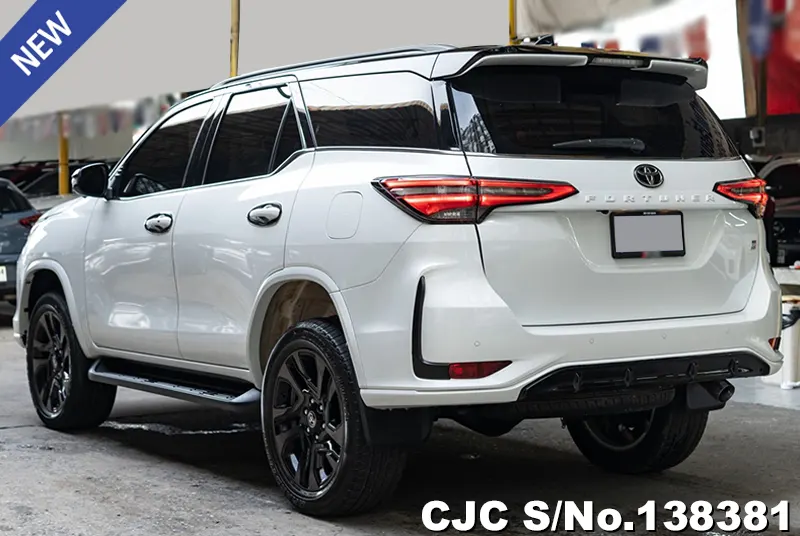 Toyota Fortuner in White for Sale Image 1