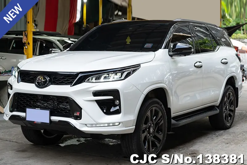 Toyota Fortuner in White for Sale Image 3