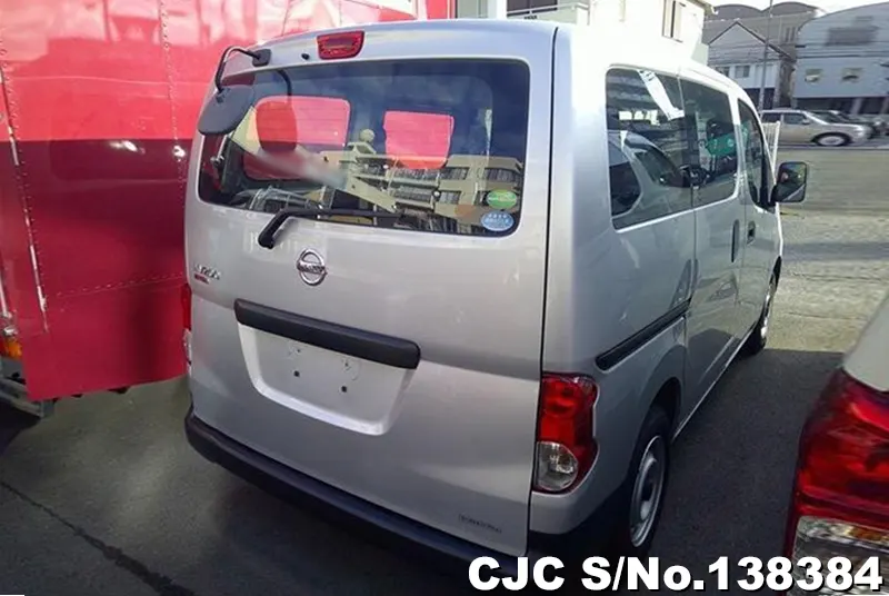 Nissan NV200 in Silver for Sale Image 2