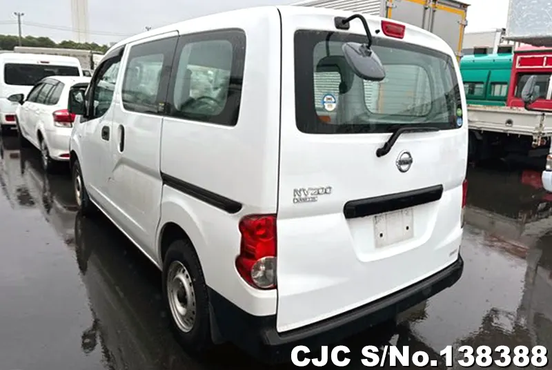 Nissan NV200 in White for Sale Image 1