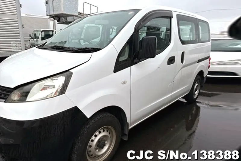 Nissan NV200 in White for Sale Image 2