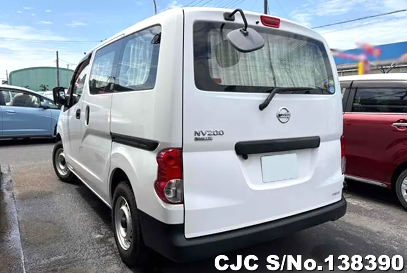 Nissan NV200 in White for Sale Image 1