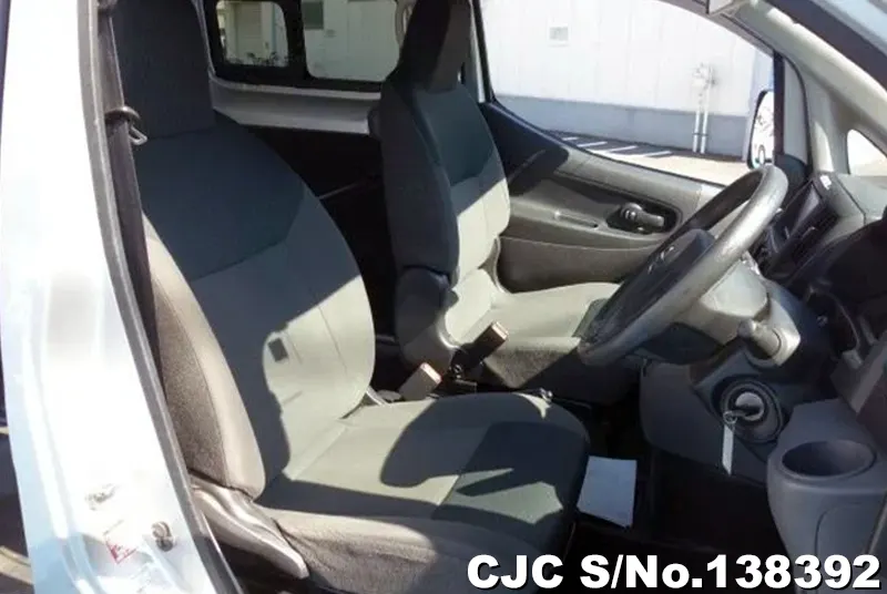 Nissan NV200 in Silver for Sale Image 14