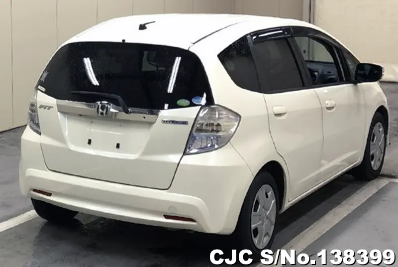 Honda Fit in White for Sale Image 2