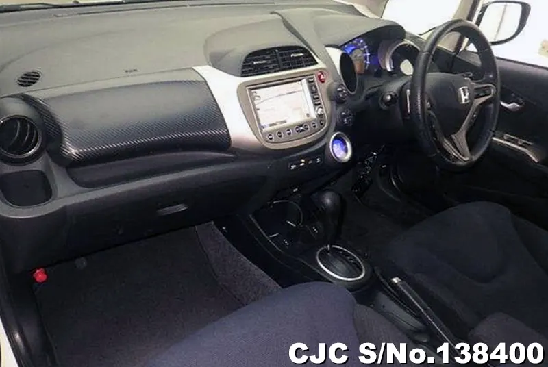 Honda Fit in White for Sale Image 3