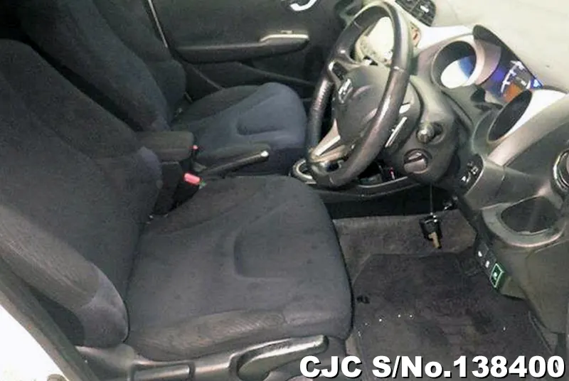 Honda Fit in White for Sale Image 4