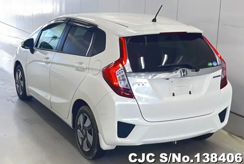 Honda Fit in White for Sale Image 1