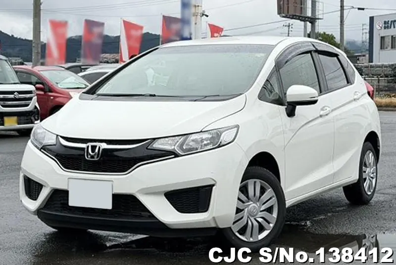 Honda Fit in White for Sale Image 2