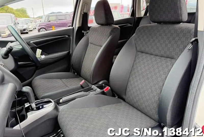 Honda Fit in White for Sale Image 8