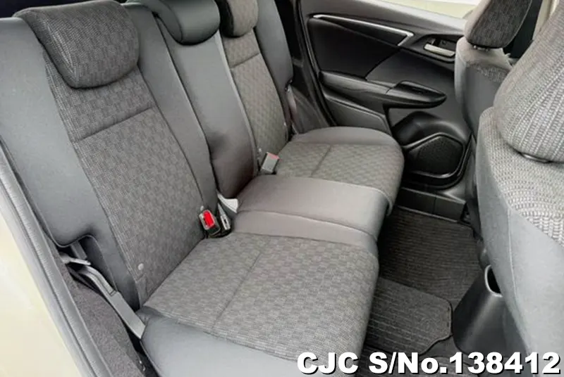 Honda Fit in White for Sale Image 9