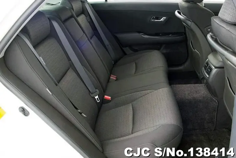 Toyota Crown in White for Sale Image 13