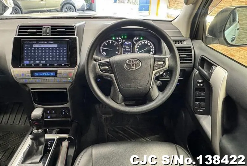 Toyota Land Cruiser Prado in White for Sale Image 10