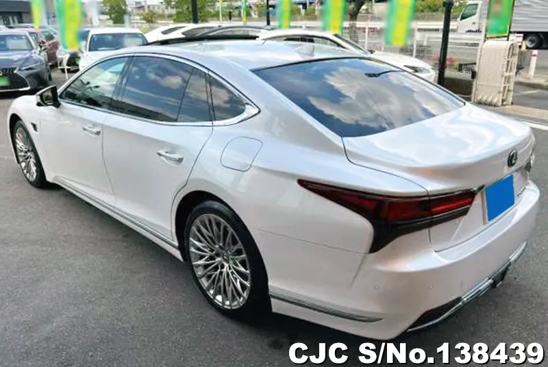 Lexus LS500H in Pearl for Sale Image 1