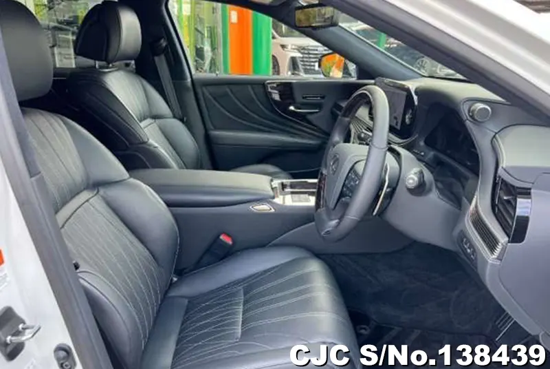 Lexus LS500H in Pearl for Sale Image 12