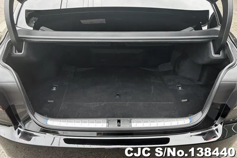 Lexus LS500H in Black for Sale Image 6