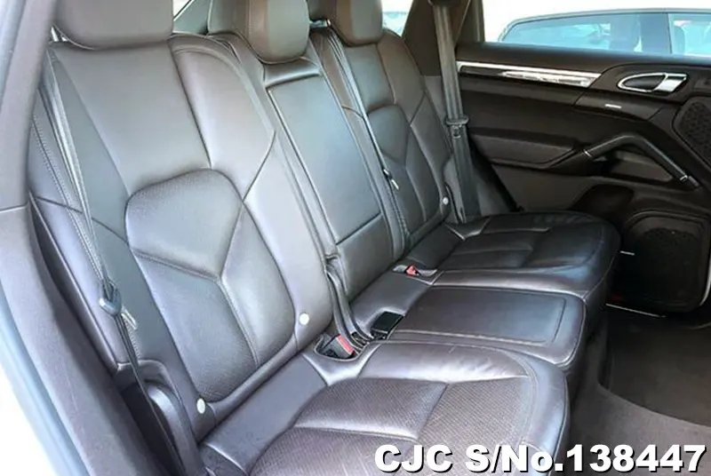 Porsche Cayenne in White for Sale Image 12