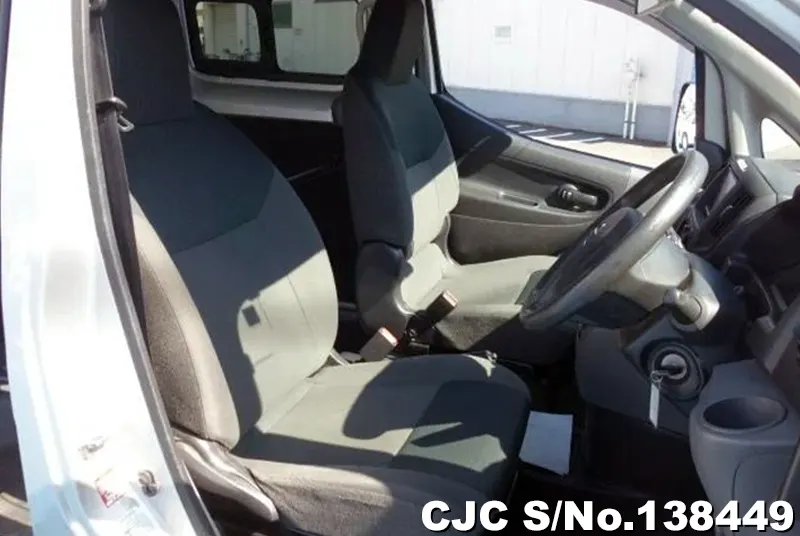 Nissan NV200 in Silver for Sale Image 14