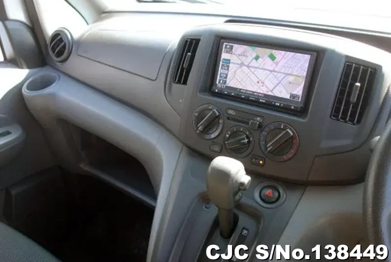 Nissan NV200 in Silver for Sale Image 18