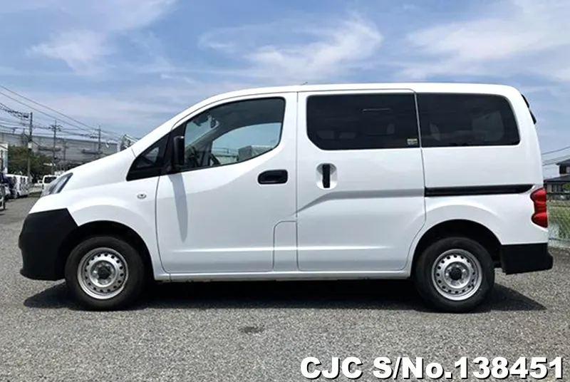 Nissan NV200 in White for Sale Image 3