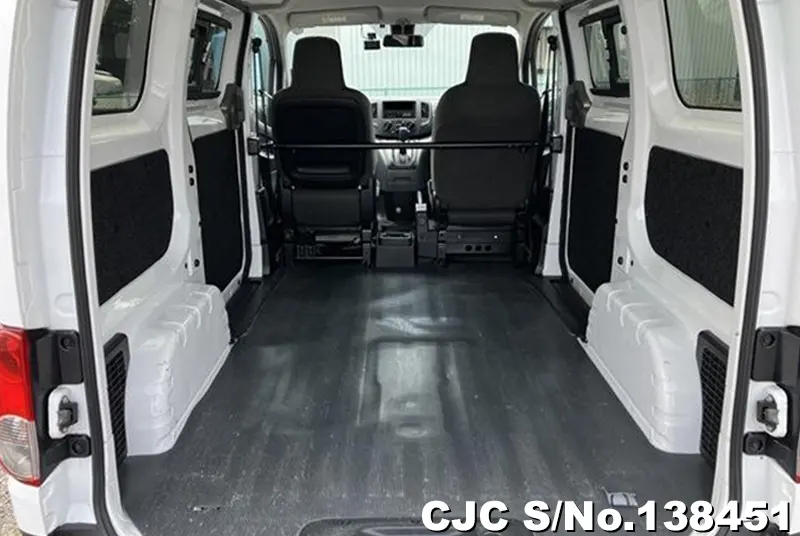 Nissan NV200 in White for Sale Image 4