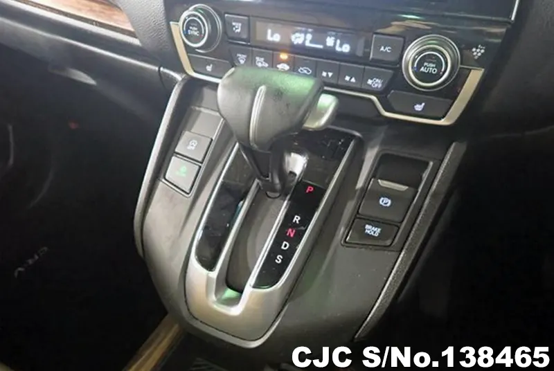 Honda CRV in White for Sale Image 17