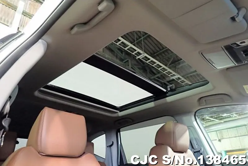 Honda CRV in White for Sale Image 18