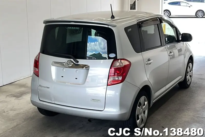 Toyota Ractis in Silver for Sale Image 2