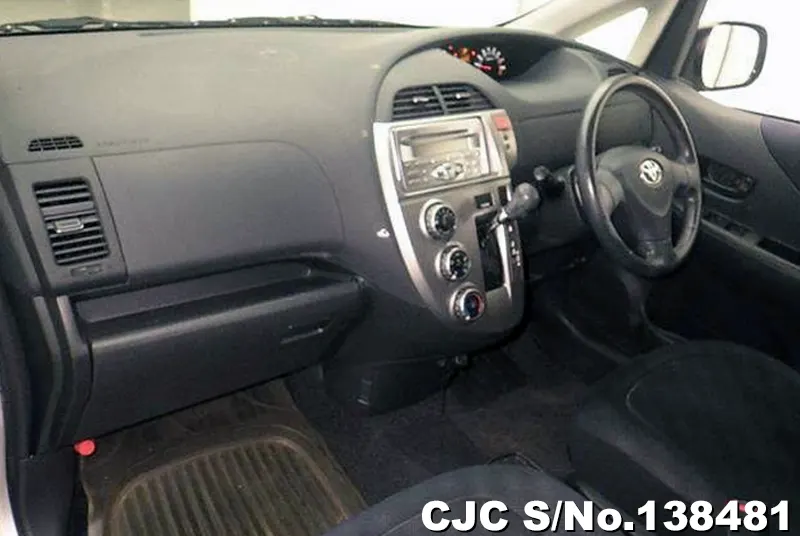 Toyota Ractis in Silver for Sale Image 3