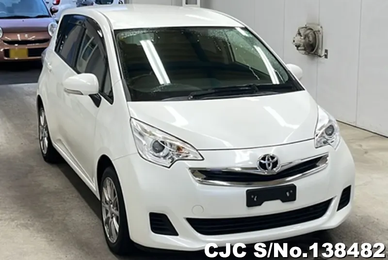Toyota / Ractis 2015