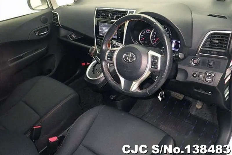 Toyota Ractis in Silver for Sale Image 2