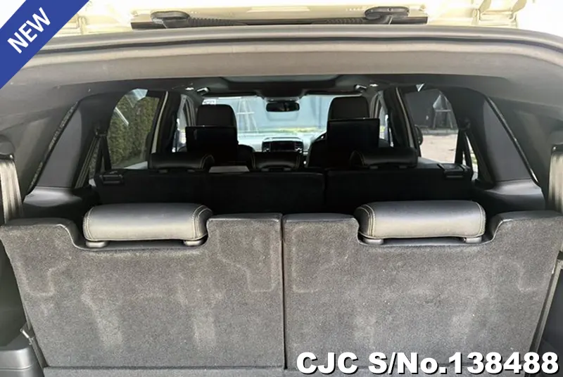 Ford Everest in White for Sale Image 12