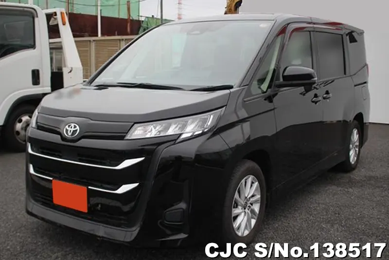 Toyota Noah in Black for Sale Image 3