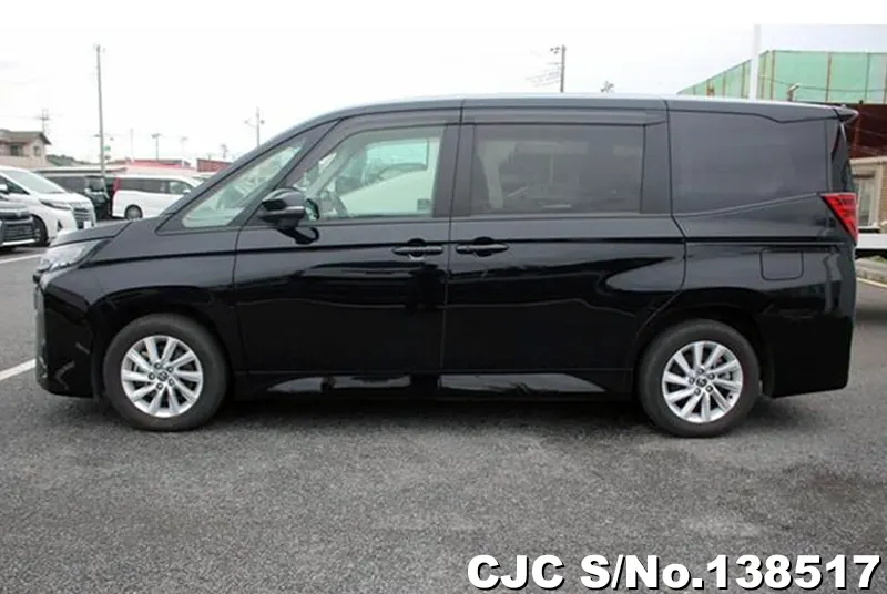 Toyota Noah in Black for Sale Image 7