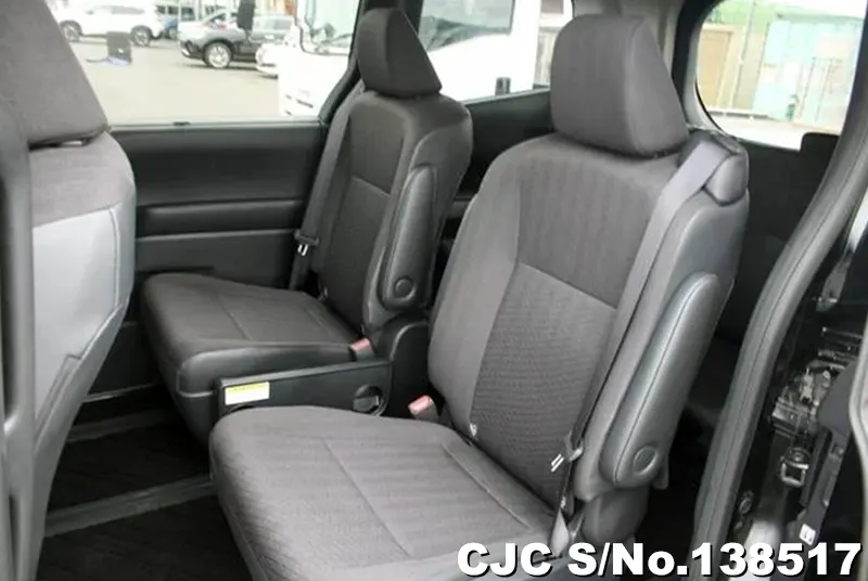 Toyota Noah in Black for Sale Image 12