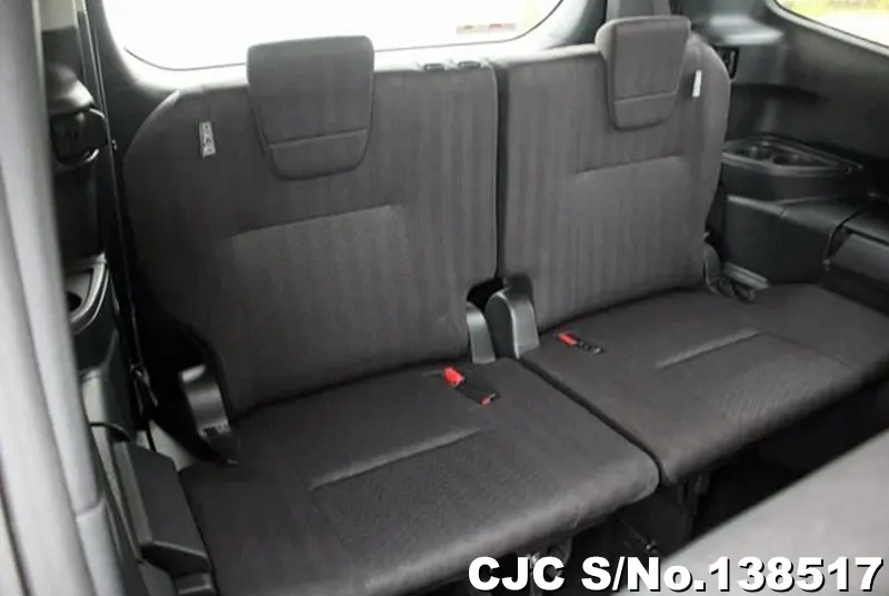 Toyota Noah in Black for Sale Image 13