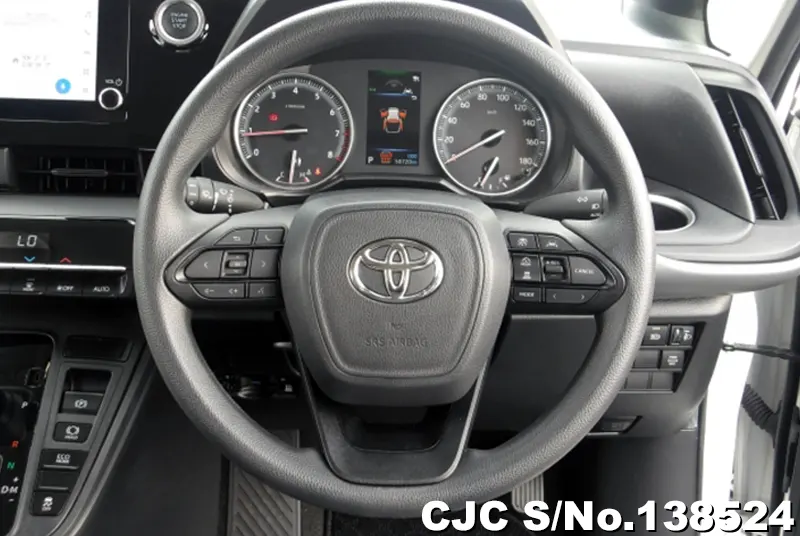 Toyota Noah in White for Sale Image 8