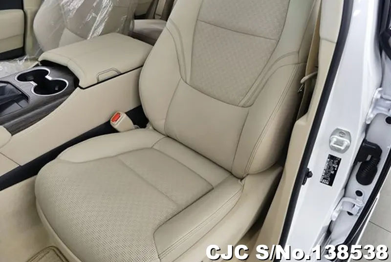 Toyota Land Cruiser in Pearl for Sale Image 12