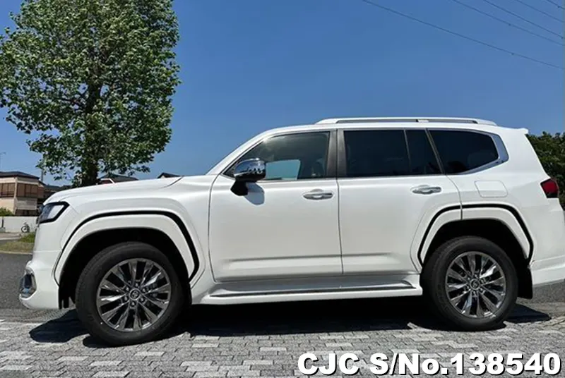 Toyota Land Cruiser in Pearl for Sale Image 5