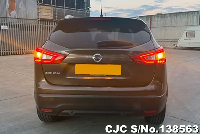 Nissan Qashqai in Bronze for Sale Image 4