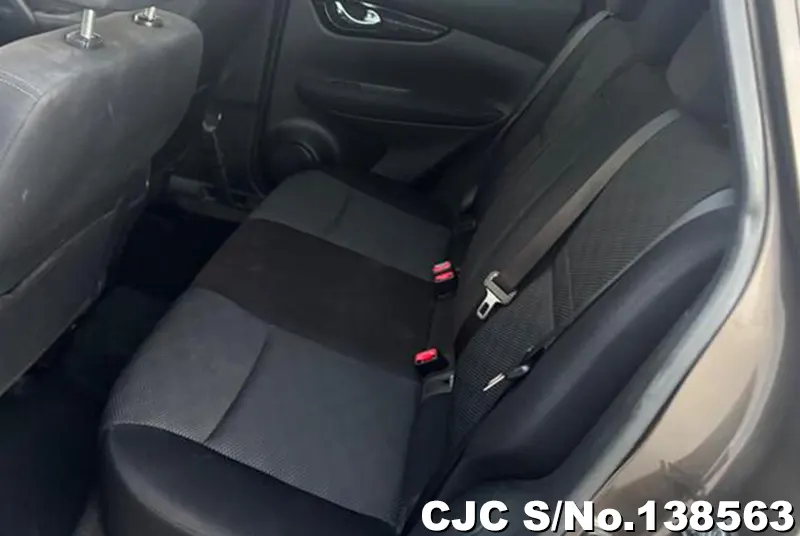 Nissan Qashqai in Bronze for Sale Image 11