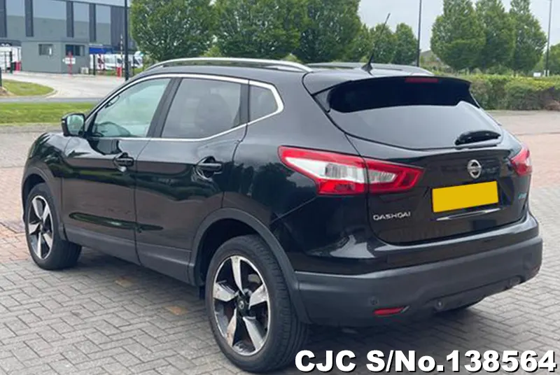 Nissan Qashqai in Black for Sale Image 1