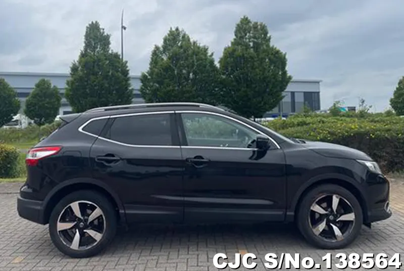 Nissan Qashqai in Black for Sale Image 5