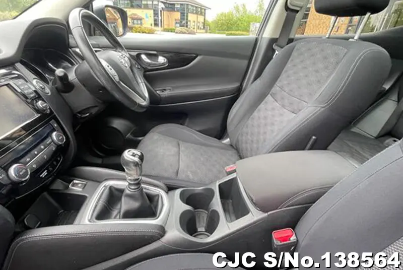 Nissan Qashqai in Black for Sale Image 9