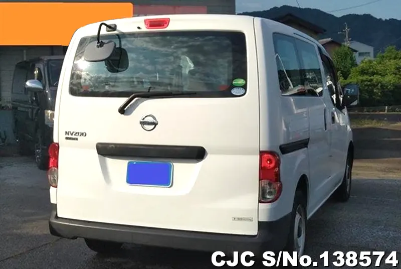 Nissan NV200 in White for Sale Image 2