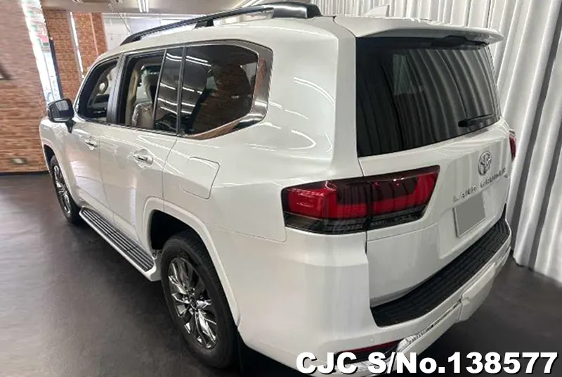 Toyota Land Cruiser in Pearl for Sale Image 1