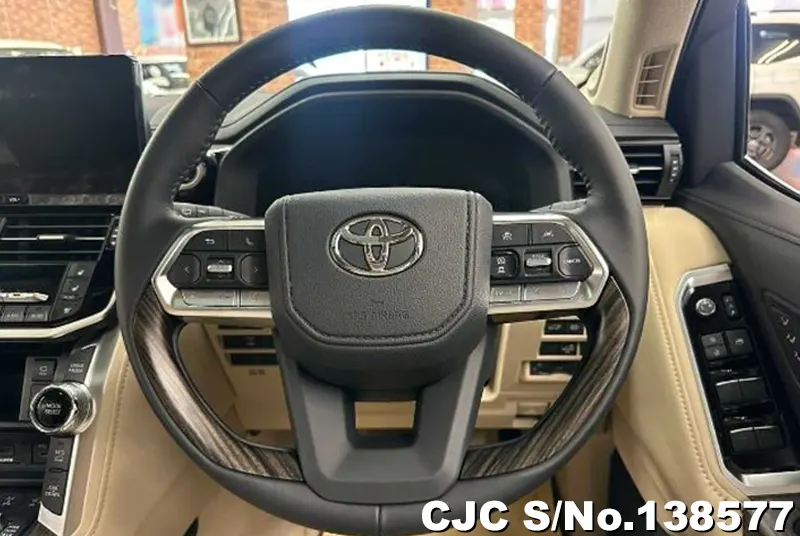 Toyota Land Cruiser in Pearl for Sale Image 13