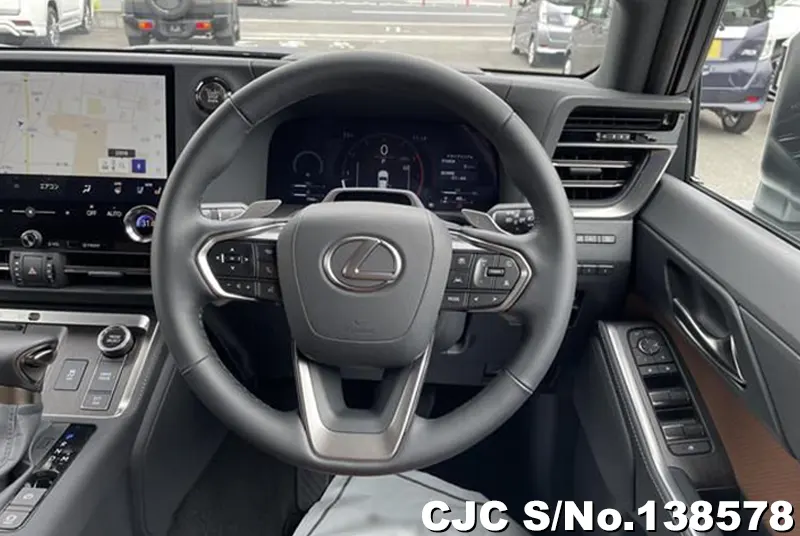 Lexus GX 550 in Pearl for Sale Image 6