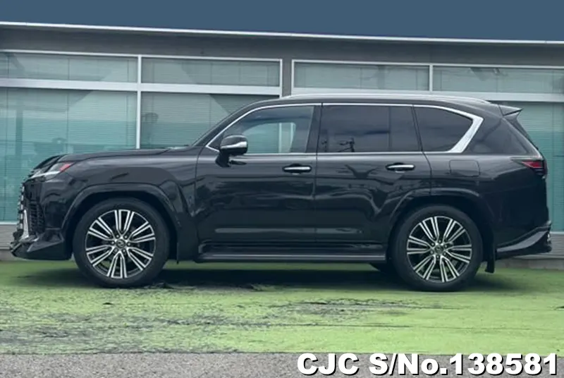 Lexus LX700H in Black for Sale Image 3