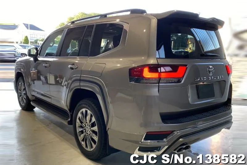 Toyota Land Cruiser in Brown for Sale Image 1